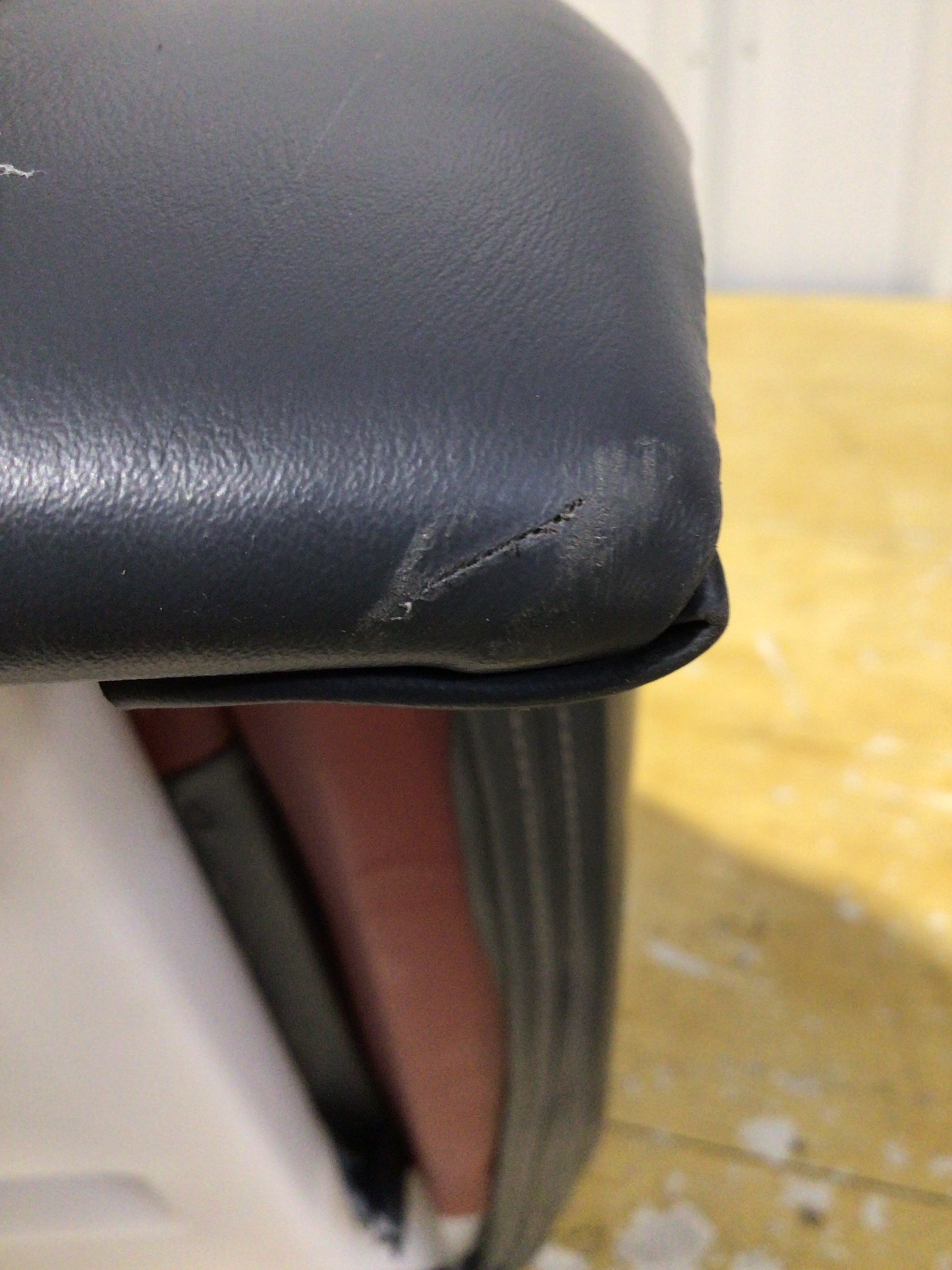 CLEARANCE ITEM CL-A269 & A665 | Ranger Style Bass Boat Seats | R100-2-401