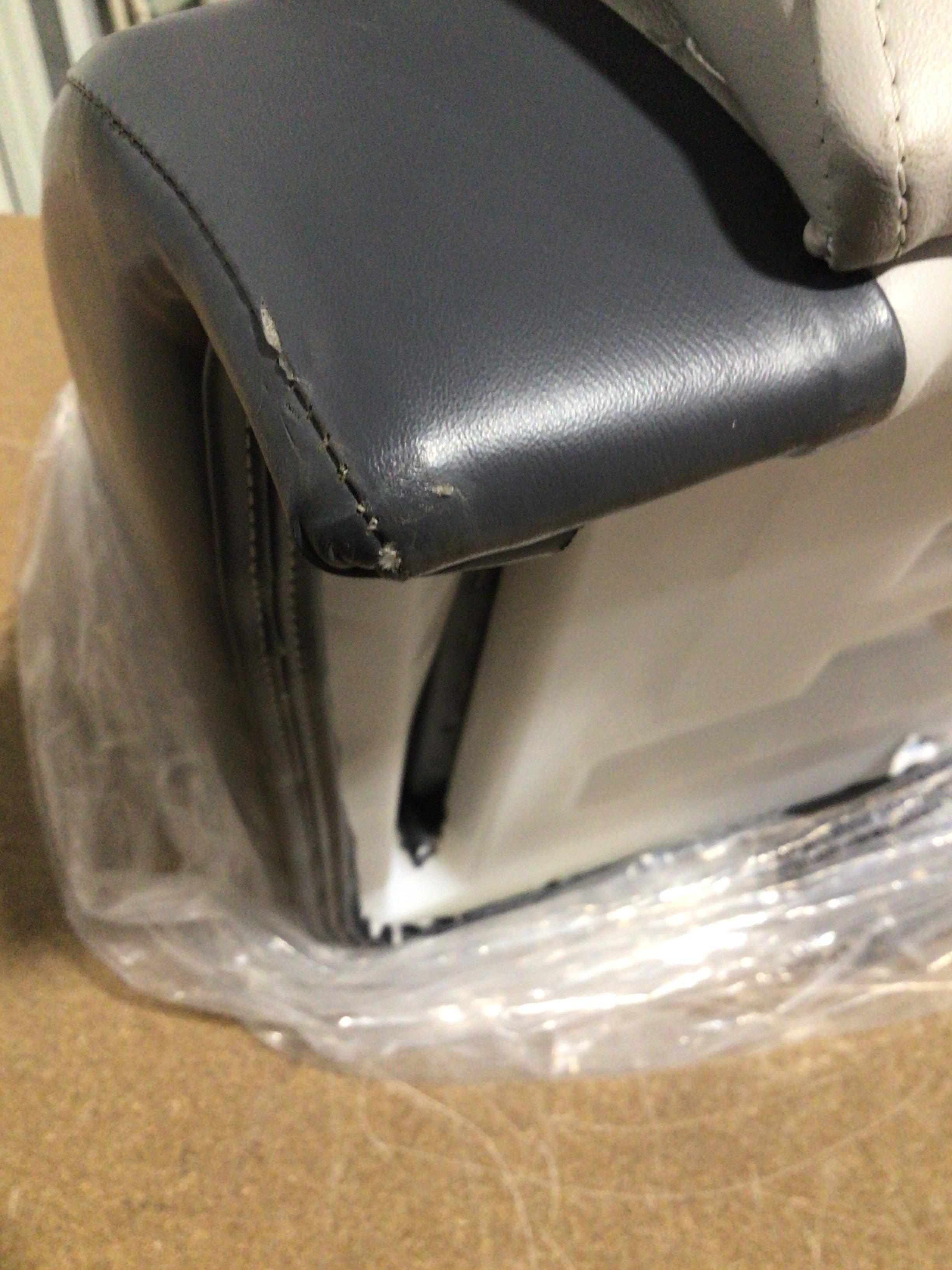 CLEARANCE ITEM CL-A026 & CL-A781 | Ranger Style Bass Boat Seats (Set) | R100-2-400