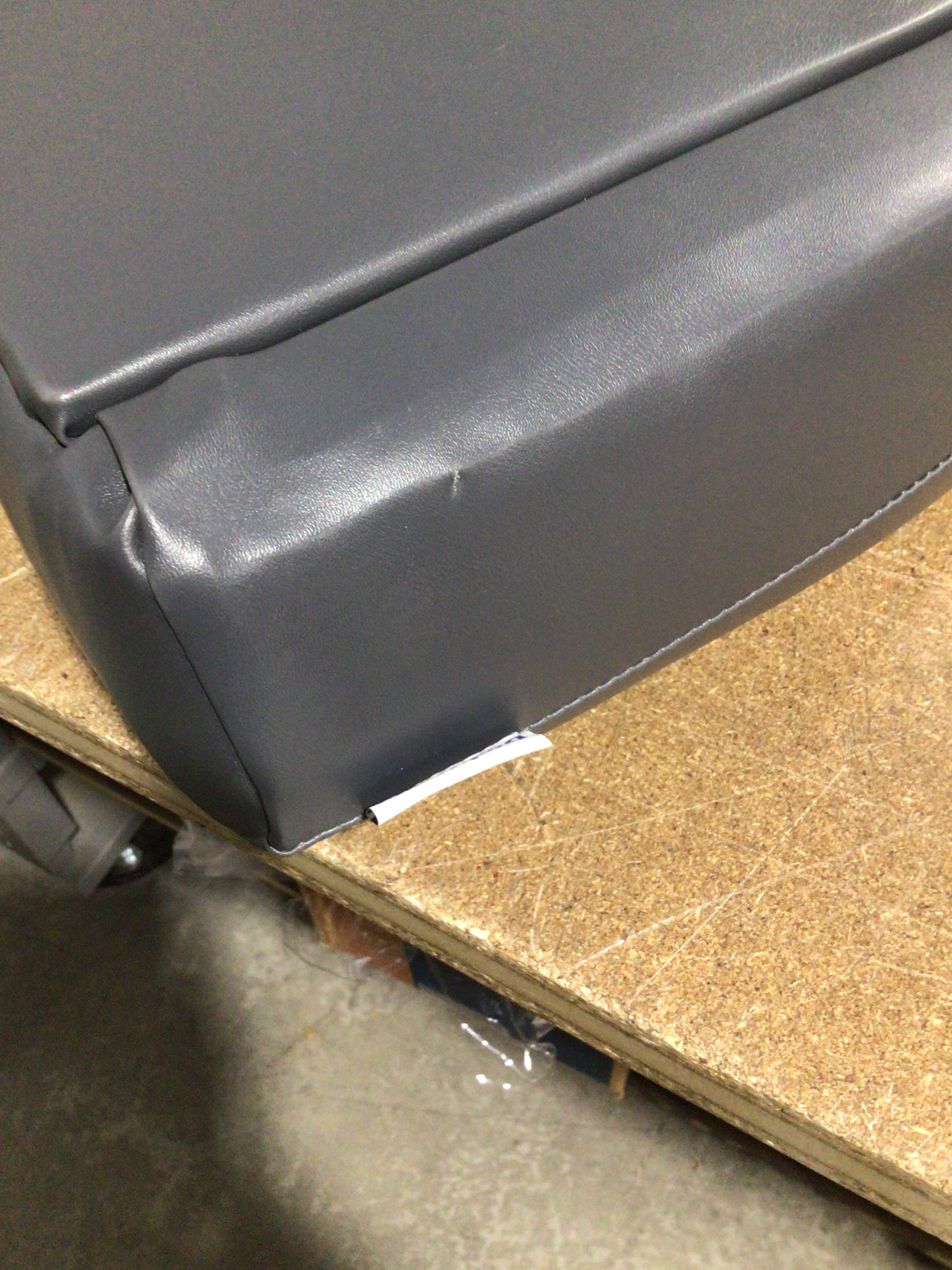 CLEARANCE ITEM CL-B462 | Compact Bass Boat Seats | N100-2-402