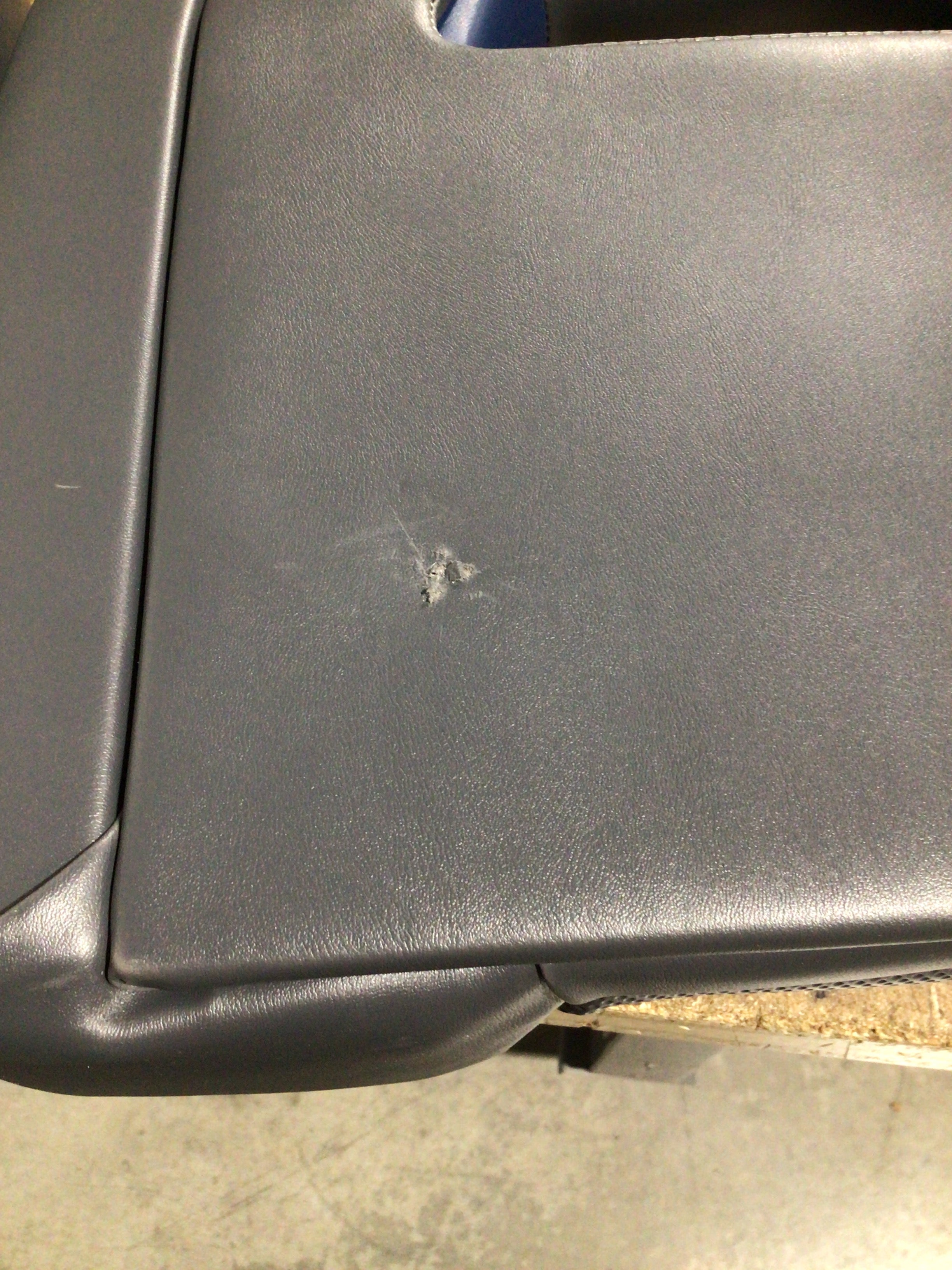 CLEARANCE ITEM CL-B462 | Compact Bass Boat Seats | N100-2-402