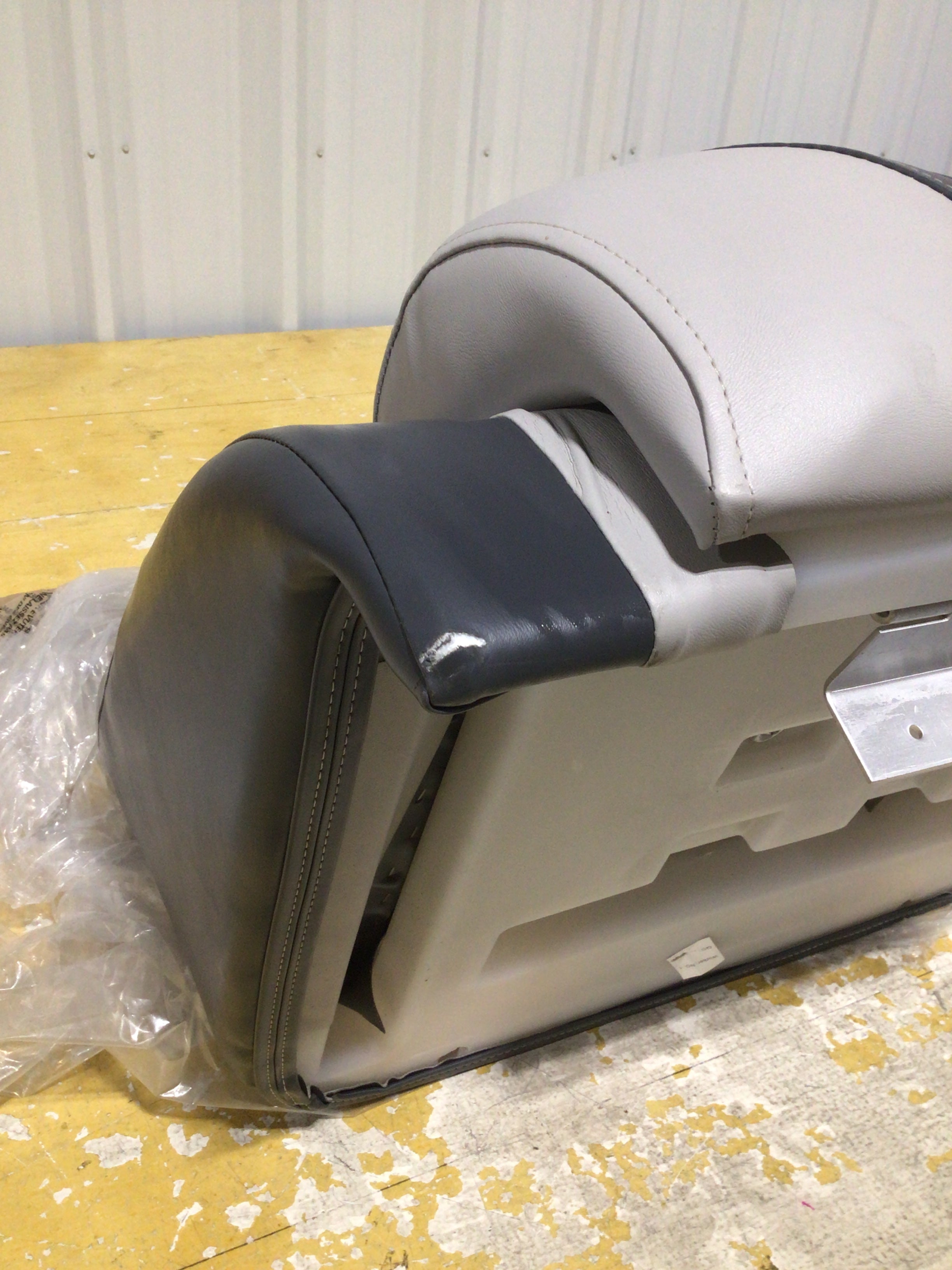 CLEARANCE ITEM CL-A026 & CL-A781 | Ranger Style Bass Boat Seats (Set) | R100-2-400