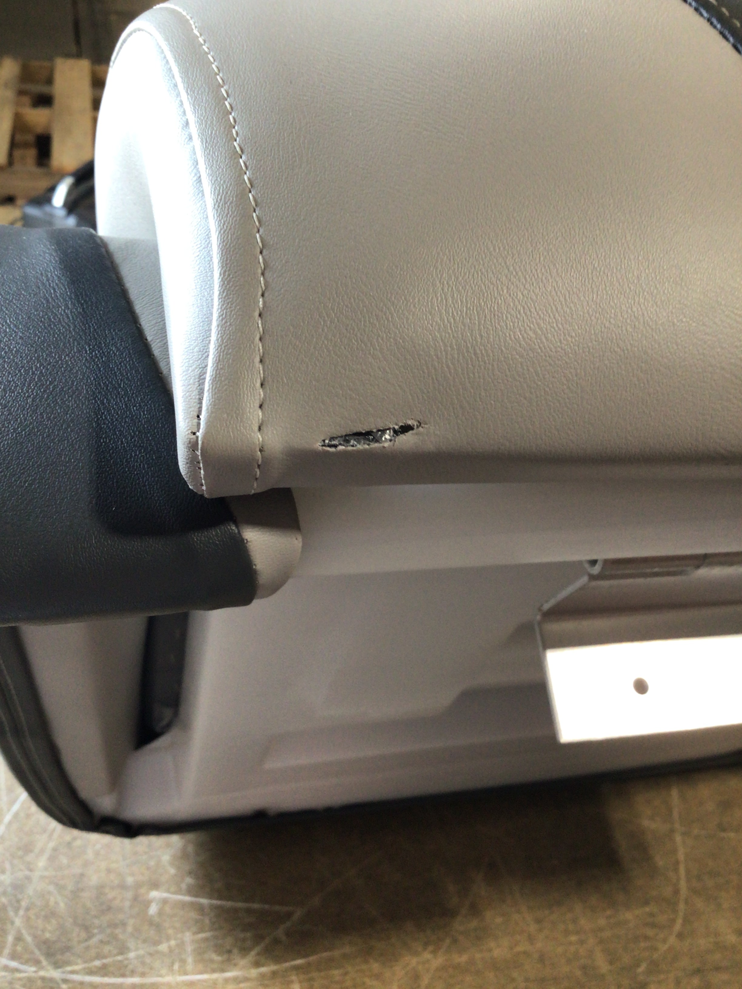 CLEARANCE ITEM CL-B466 & CL-B467 | Ranger Style Bass Boat Seats (Set) | R100-2-400