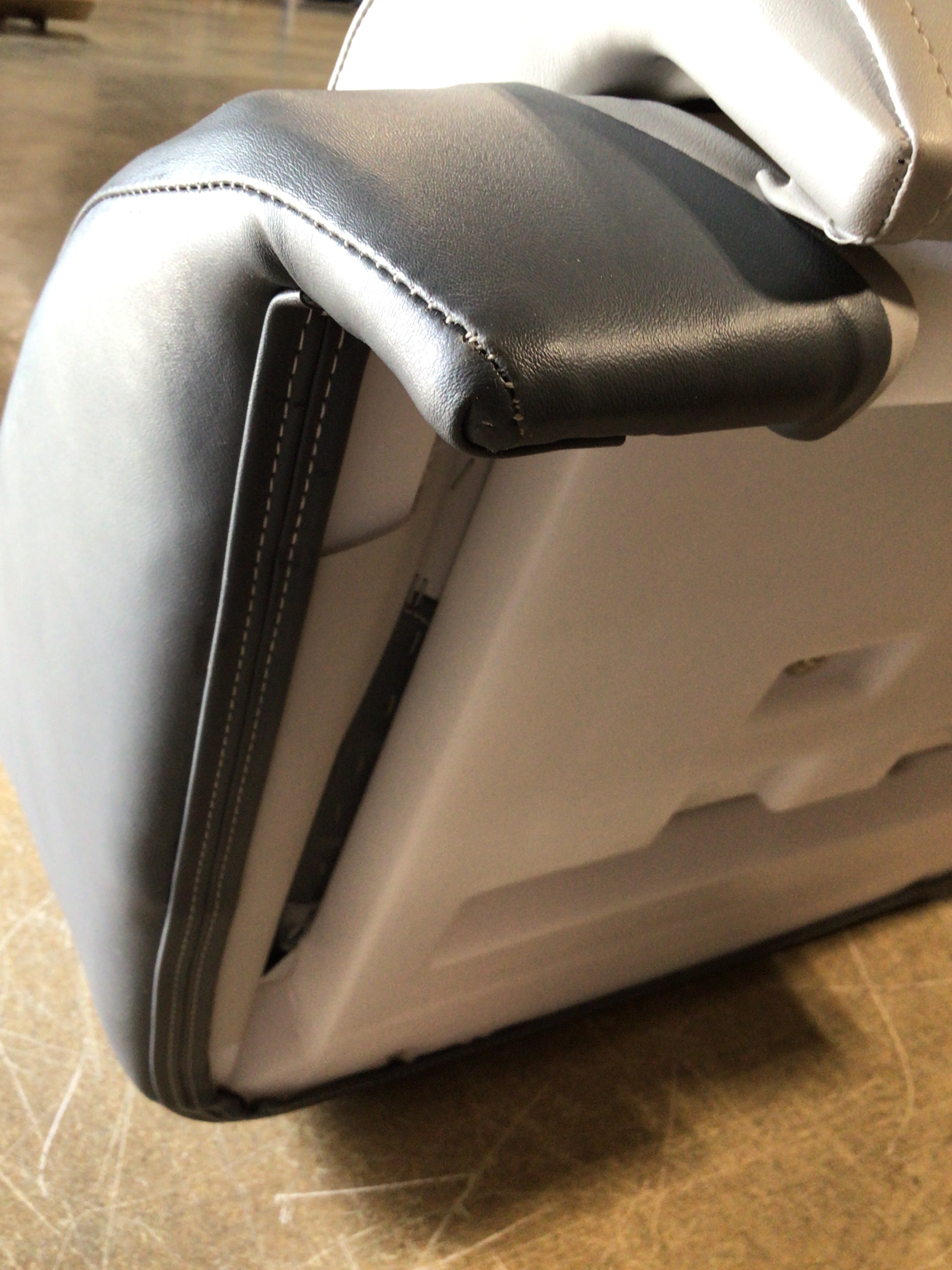 CLEARANCE ITEM CL-B466 & CL-B467 | Ranger Style Bass Boat Seats (Set) | R100-2-400