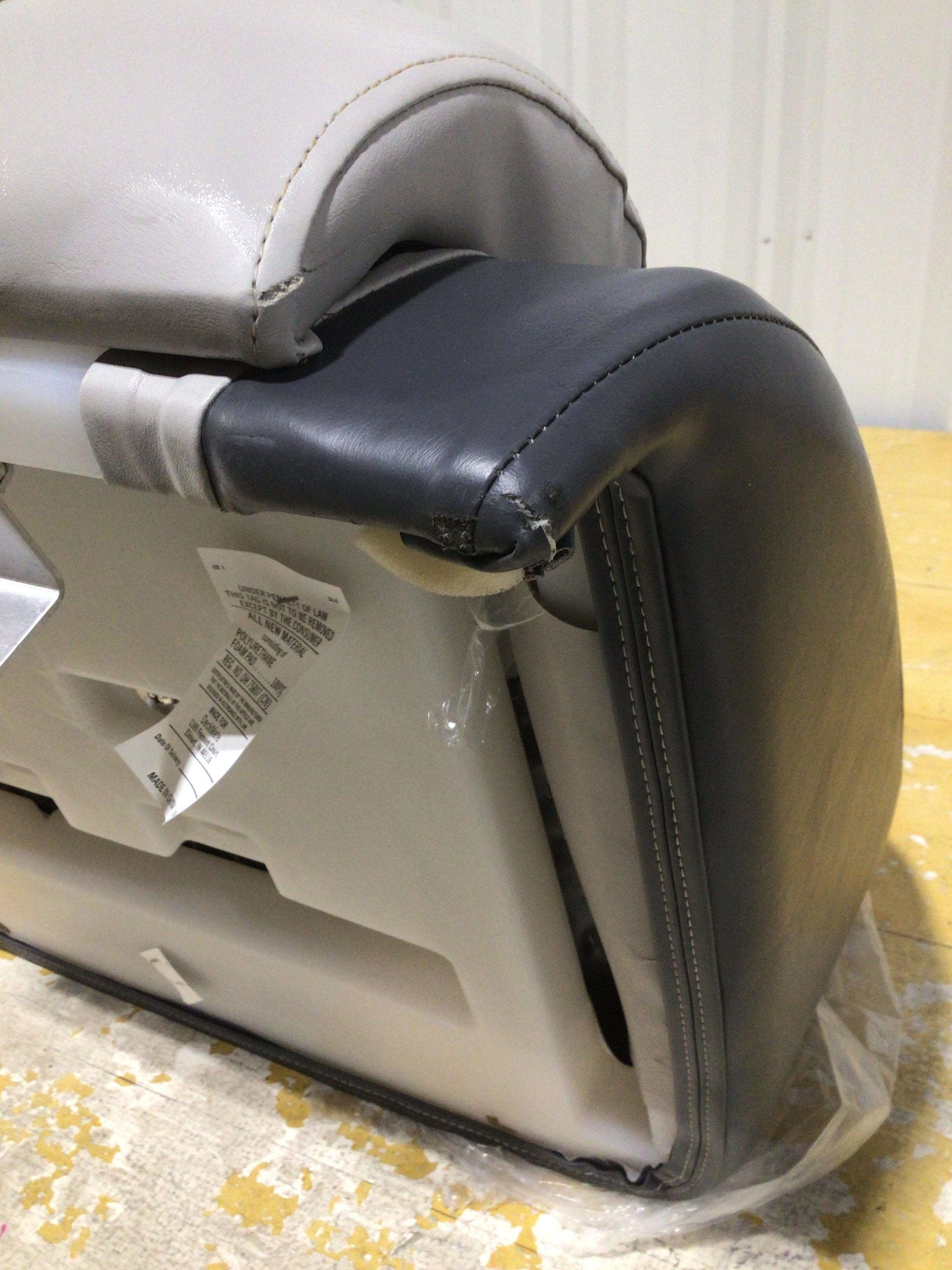 CLEARANCE ITEM CL-A026 & CL-A781 | Ranger Style Bass Boat Seats (Set) | R100-2-400