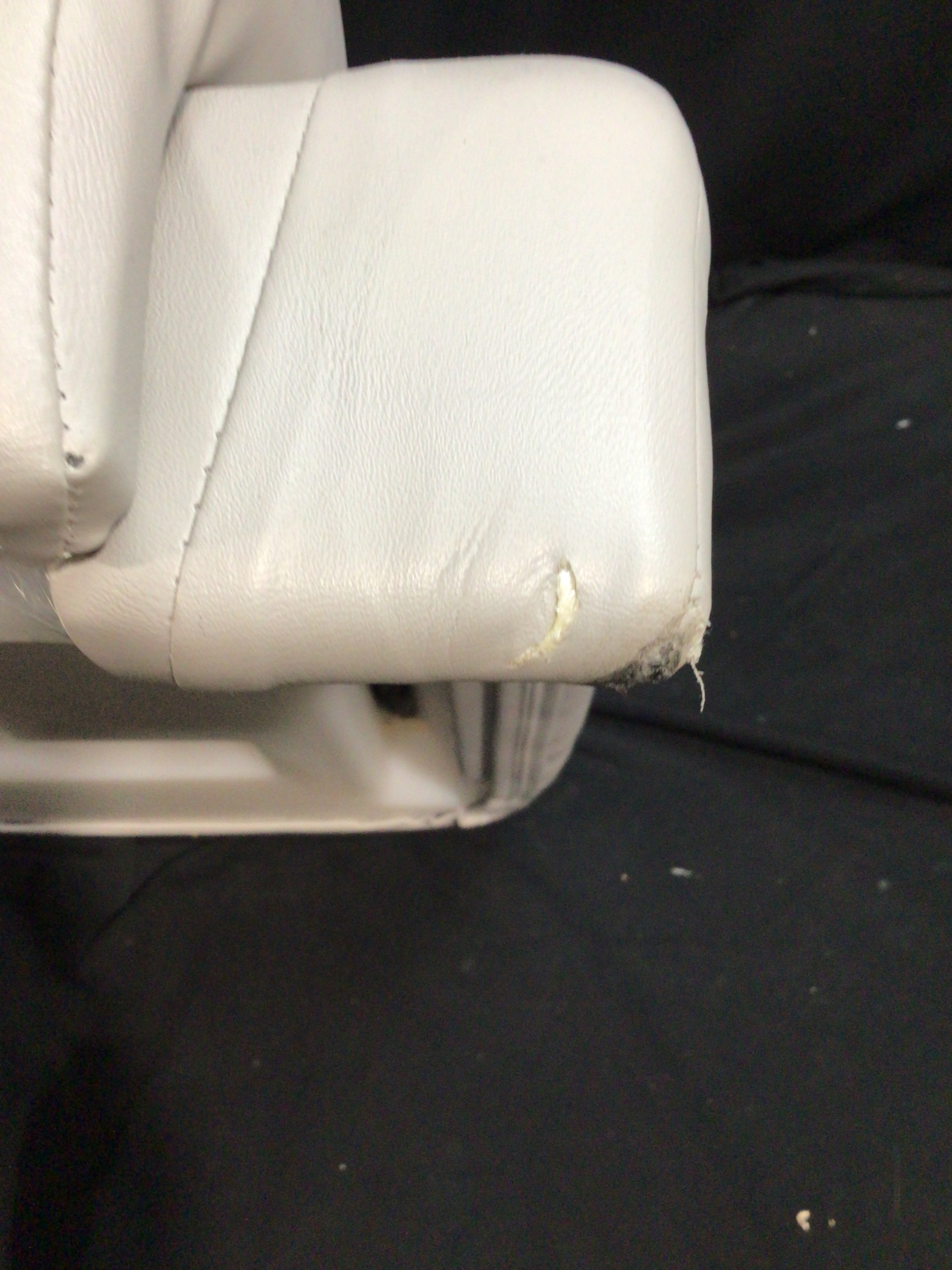 CLEARANCE ITEM CL-1196  | Ranger Style Bass Boat Seat (Single) | R100-500